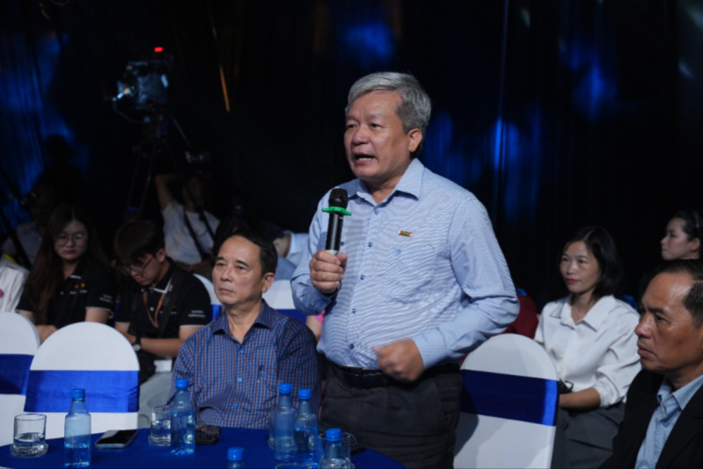 Ông Vũ Xuân Trường, Giám đốc đài Phát thanh-Truyền hình tỉnh Tây Ninh phát biểu tại tọa đàm. (Ảnh: CTV) dsc09828-1792.jpg