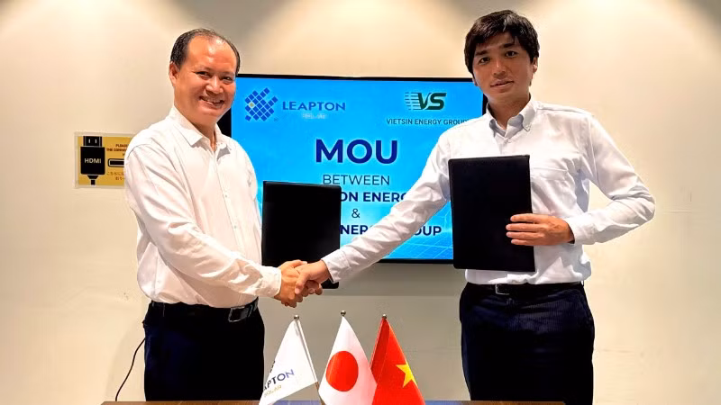 Đại diện lãnh đạo hai Tập đoàn tại lễ ký kết. (Ảnh: Việt Sin)