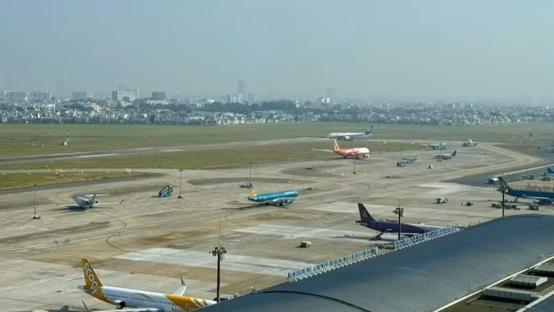 Trong dịp Tết, sản lượng bay tại Cảng Hàng không quốc tế Tân Sơn Nhất dự báo cao nhất đạt 1.075 chuyến, cho thấy áp lực điều hành bay ở mức rất cao.