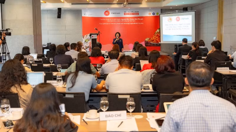 Đại diện Hiệp hội Lương thực thực phẩm Thành phố Hồ Chí Minh chia sẻ tại chương trình. 