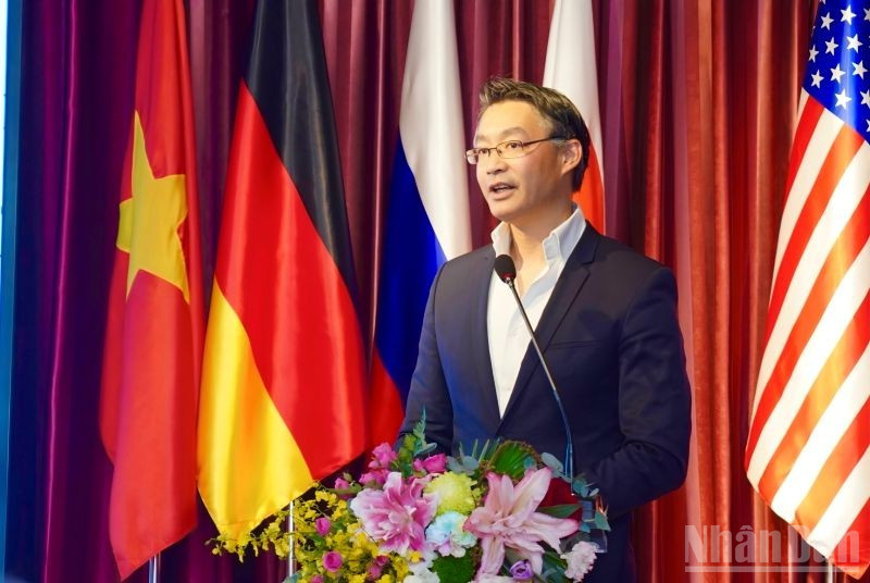 Tiến sĩ Philipp Rösler, Nguyên Phó Thủ tướng Đức. ndo_br_a2.jpg
