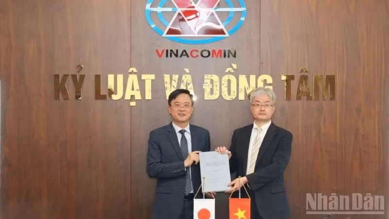 Đại diện TKV và JOGMEC ký kế hoạch hợp tác đào tạo công nghệ an toàn và khai thác than năm 2026.