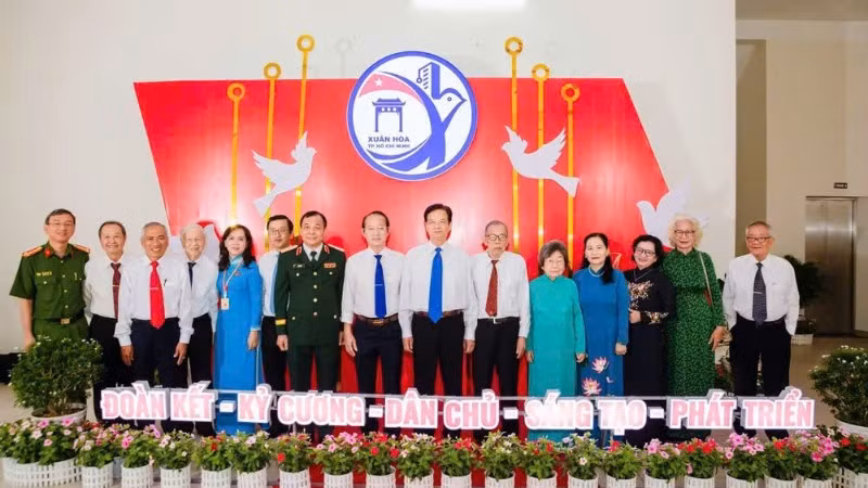 Các đại biểu chụp hình tại đại hội (Ảnh: Xuân Đoàn)