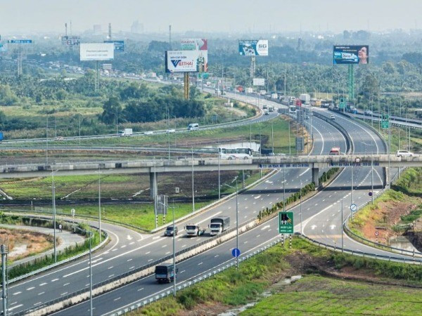 Đường cao tốc Trung Lương-Mỹ Thuận.