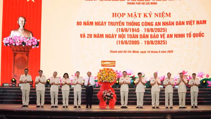 c5957b4a06ad8ef3d7bc-5722.jpg