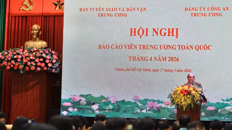 Các đại biểu tham luận tại chương trình. (Ảnh: TRỌNG ANH)