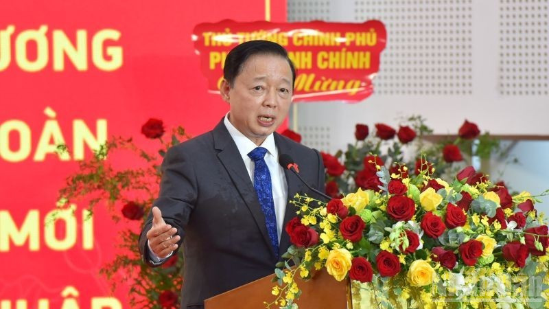 Phó Thủ tướng Trần Hồng Hà yêu cầu lãnh đạo ACV cần thay đổi cách tiếp cận về phát triển cảng hàng không, hướng tới mô hình đô thị hàng không hiện đại, đồng bộ. ndo_br_2-6437.jpg