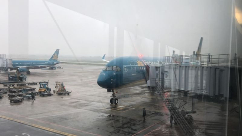 Một số sân bay trong vùng ảnh hưởng bão tạm ngừng tiếp thu tàu bay Một số sân bay trong vùng ảnh hưởng bão tạm ngừng tiếp thu tàu bay
