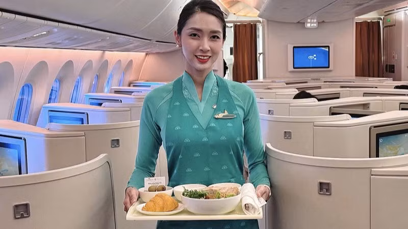 3-nhan-long-hung-yen-duoc-vietnam-airlines-lua-chon-ky-luong-truoc-khi-dua-len-phuc-vu-tren-cac-chuyen-bay-7366.jpg