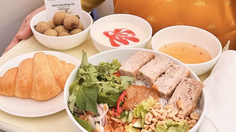 2-moi-phan-nhan-deu-kem-bang-the-gioi-thieu-nguon-goc-va-vung-trong-giup-hanh-khach-tim-hieu-them-ve-san-vat-ngay-trong-hanh-trinh-3373.jpg