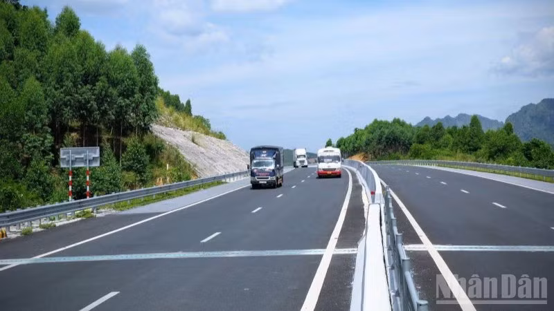 Sau hơn 5 năm đưa vào vận hành khai thác, tuyến cao tốc Bắc Giang-Lạng Sơn đã phục vụ hơn 11 triệu lượt phương tiện lưu thông an toàn và thông suốt, ổn định.