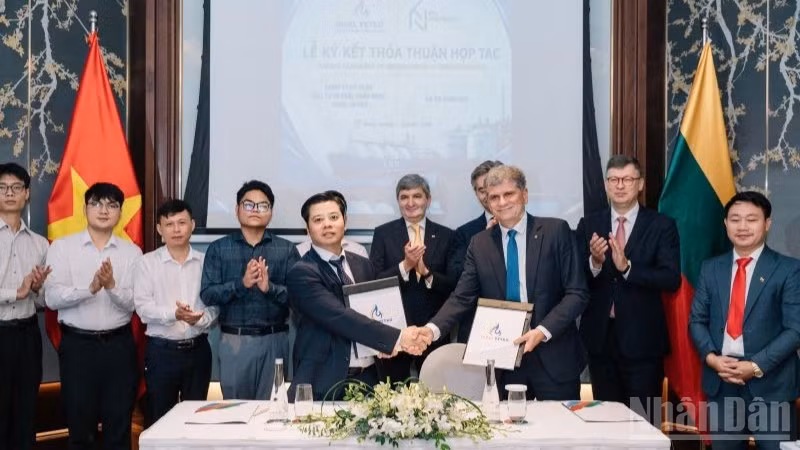 Tập đoàn INDEL đã ký Biên bản ghi nhớ (MOU) với Tập đoàn KN Energy (Cộng hòa Litva), nhằm hợp tác chuyển giao công nghệ Tổng kho khí cho dự án hạ tầng năng lượng trọng điểm tại Khánh Hòa.