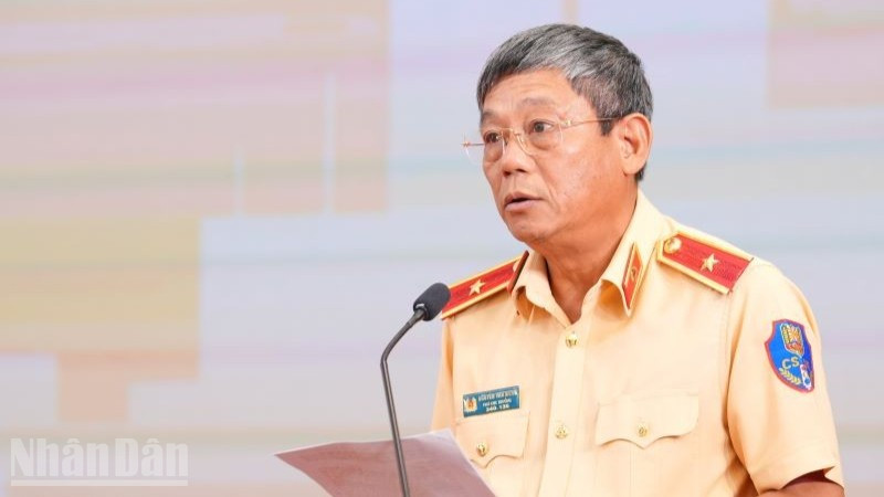 Thiếu tướng Nguyễn Văn Mừng, Phó Cục trưởng Cục Cảnh sát giao thông phát biểu. ndo_bl_aa-06183-4498.jpg
