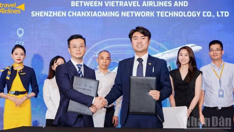 Tại hội nghị đại lý, Vietravel Airlines đã chính thức ra mắt Tổng Đại lý khu vực phía nam Trung Quốc.