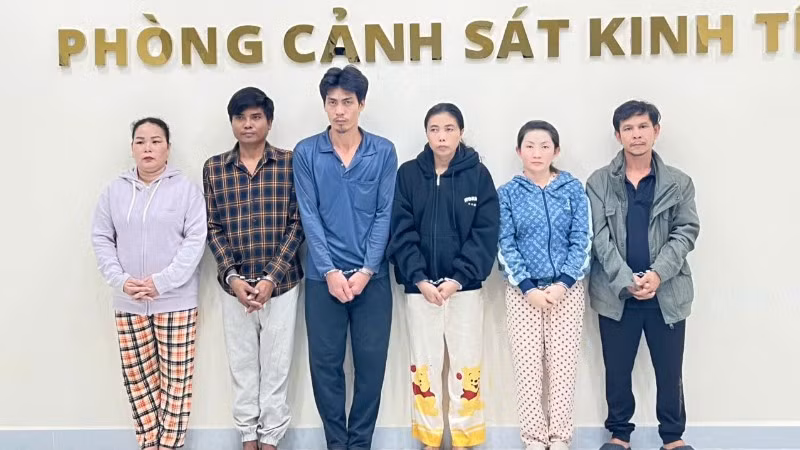 Các bị can tại cơ quan chức năng. (Ảnh: Công an cung cấp)