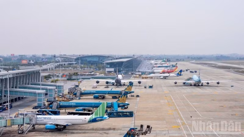 Việc triển khai cơ chế phụ thu nhiên liệu là một giải pháp cấp bách rất cần được xem xét, chấp thuận để hỗ trợ các hãng hàng không.