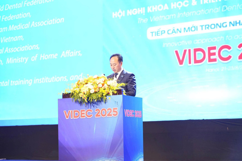 Phó Giáo sư, Tiến sĩ Trần Cao Bính, Chủ tịch Hội Răng Hàm Mặt Việt Nam phát biểu tại chương trình. fd987d5c-4130-4d5b-b687-b8024fa4b390.jpg