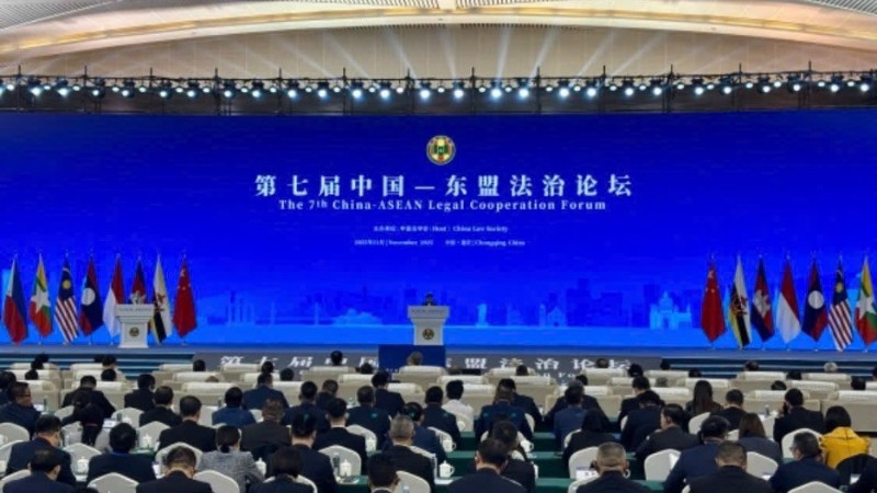 Đại diện các nước tham dự Diễn đàn. (Ảnh: Hội Luật gia Việt Nam)