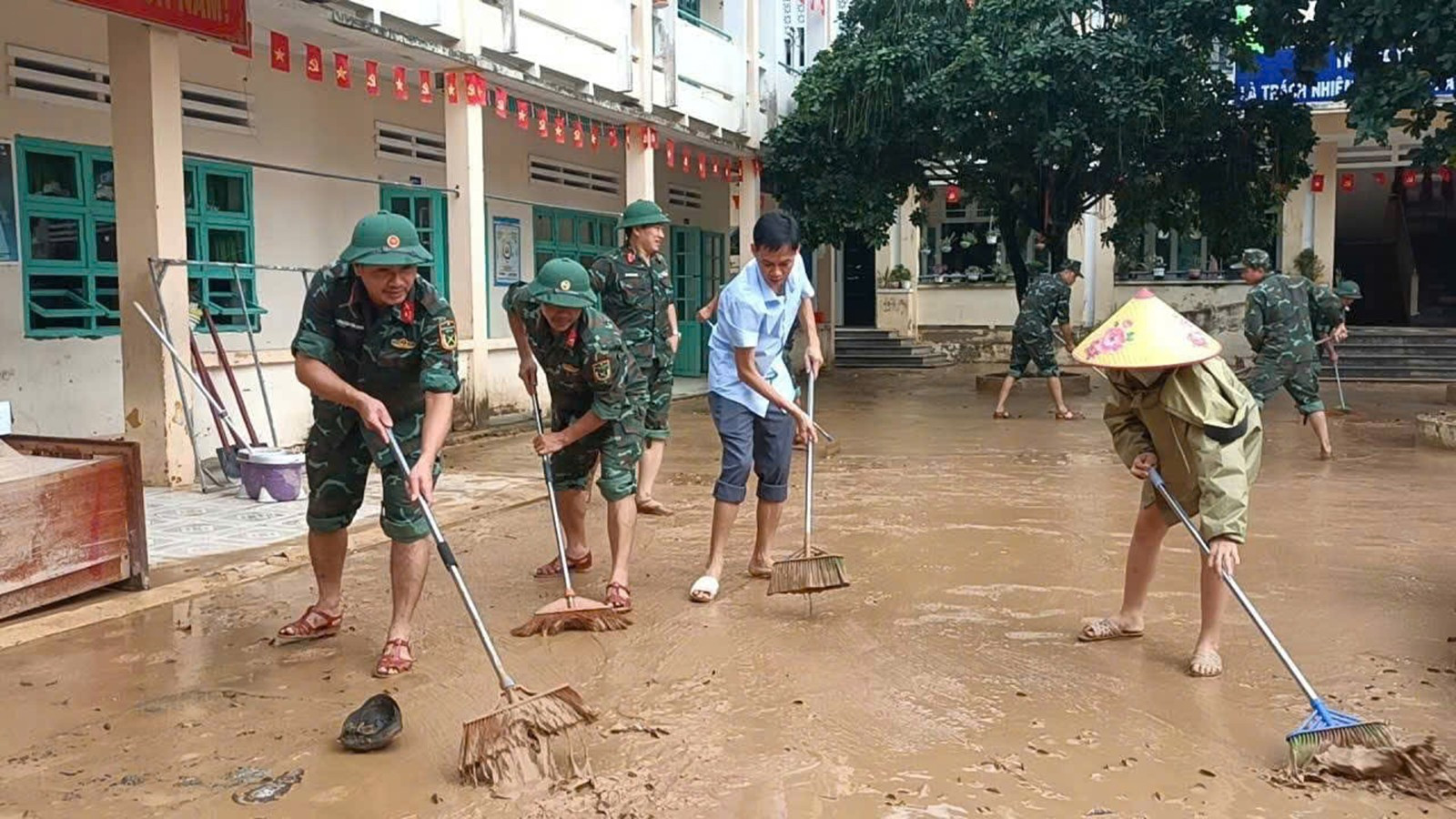 Help scholen om snel weer les te geven en te leren. 14.jpg