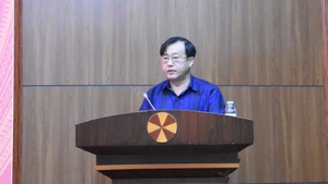 Phó Chủ tịch Ủy ban nhân dân tỉnh Điện Biên Vừ A Bằng thông tin tiến độ chỉ đạo thực hiện sắp xếp các đơn vị sự nghiệp công lập. 
