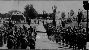 Đông đảo người dân tập trung tại Quảng trường Ba Đình nghe Chủ tịch Hồ Chí Minh đọc bản Tuyên ngôn độc lập sáng 2/9/1945. (Ảnh tư liệu: TTXVN)