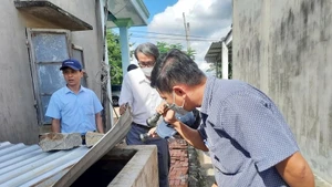 Kiểm tra tình hình phòng chống bệnh sốt xuất huyết.