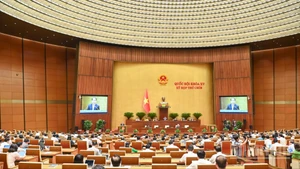 Quốc hội thảo luận ở hội trường về Dự thảo Nghị quyết của Quốc hội sửa đổi, bổ sung một số điều của Hiến pháp năm 2013 (lần thứ hai). (Ảnh: DUY LINH)