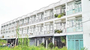 Một khu nhà vi phạm trật tự xây dựng được mua bán bằng hình thức lập vi bằng tại thành phố Hồ Chí Minh. (Ảnh: MINH TÂM)