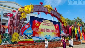 Từ phường Bạc Liêu đến các xã vùng xa, vùng ven biển không khí chuẩn bị Đại hội Đảng bộ cơ sở diễn ra khẩn trương, chu đáo, nhưng không phô trương, thiết thực, tiết kiệm. (Ảnh: TRỌNG DUY)