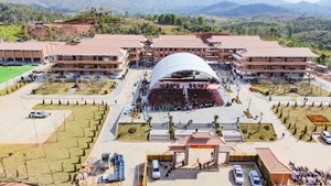 Sau 151 ngày nỗ lực, đến nay Trường liên cấp Si Pa Phìn đã hiện lên khang trang giữa núi rừng Tây Bắc.