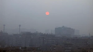 Khói mù ô nhiễm bao phủ bầu trời tại Cairo, Ai Cập, ngày 8/1/2022. (Ảnh: THX/TTXVN)