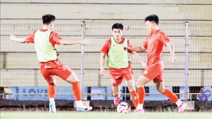 Đội tuyển U23 Việt Nam tập luyện trước trận đấu với U23 Lào. (Ảnh: VFF)