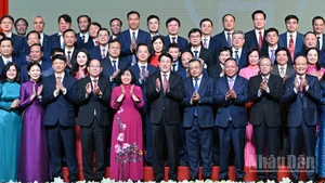 Chủ tịch nước Lương Cường và các đại biểu buổi lễ.