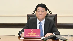 Chủ tịch nước Lương Cường điện đàm với Tổng thống Hàn Quốc Lee Jae Myung.