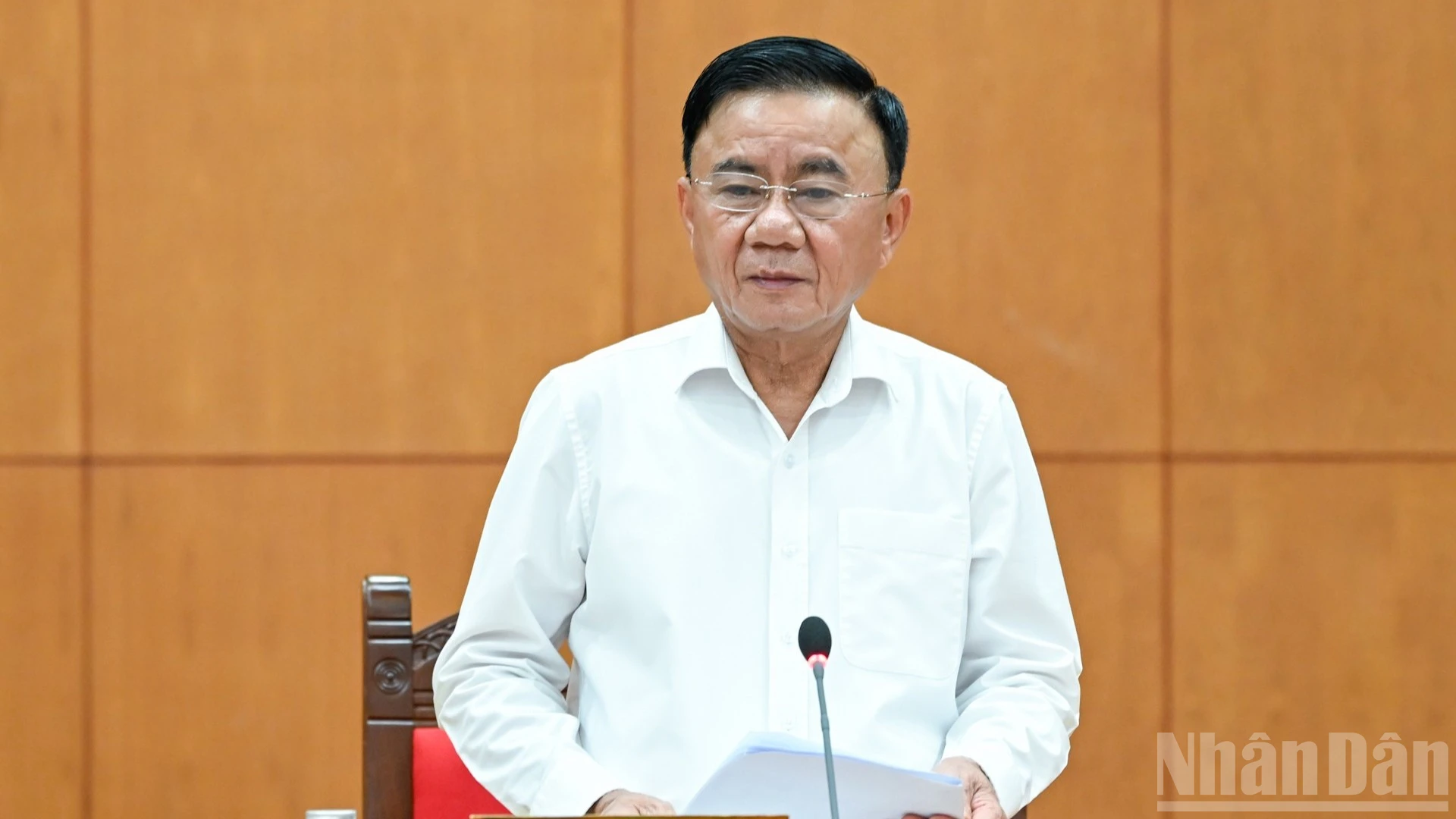 Bộ Chính Trị Chỉ Đạo Ứng Phó Giá Xăng Dầu, Đảm Bảo Ổn Định Kinh Tế