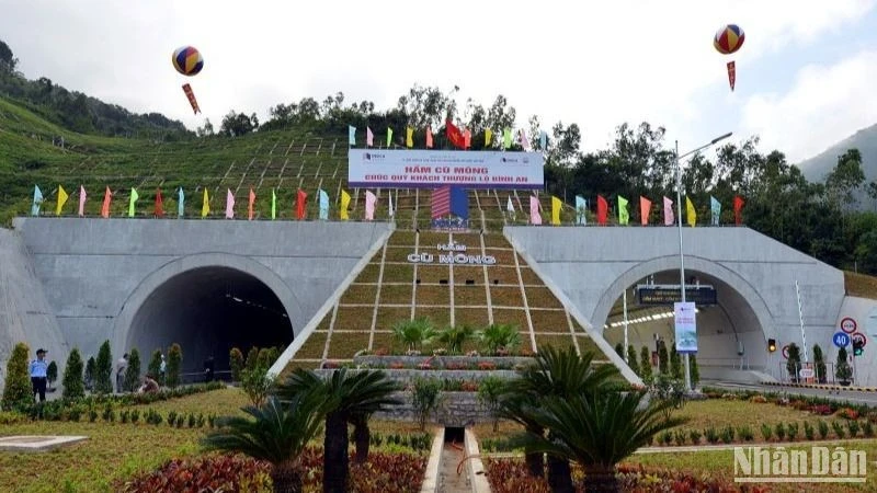 Hầm Cù Mông mở rộng lên 4 làn xe, rút ngắn thời gian qua đèo từ 30 phút xuống 6 phút