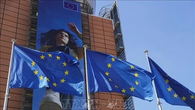 EU chấm dứt miễn thuế hàng dưới 150 euro, áp thuế cố định từ 1/7