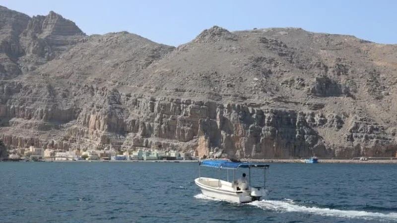 Mỹ Triển Khai Phong Tỏa Eo Biển Hormuz, Iran Cảnh Báo Đáp Trả