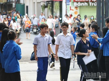 Thí sinh Kỳ thi tuyển sinh lớp 10 Hà Nội năm 2025. (Ảnh: ĐẠI THẮNG)