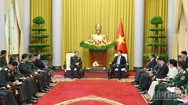 Chủ tịch nước Lương Cường tiếp Chủ nhiệm Tổng cục Chính trị Quân đội nhân dân Lào Vongsone Inpanphim.