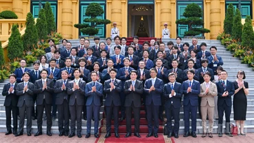 Chủ tịch nước Lương Cường và các đại biểu tại cuộc tiếp.