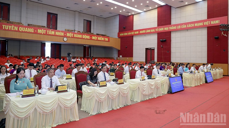 Các đại biểu tham dự kỳ họp. ndo_br_anh-1.jpg