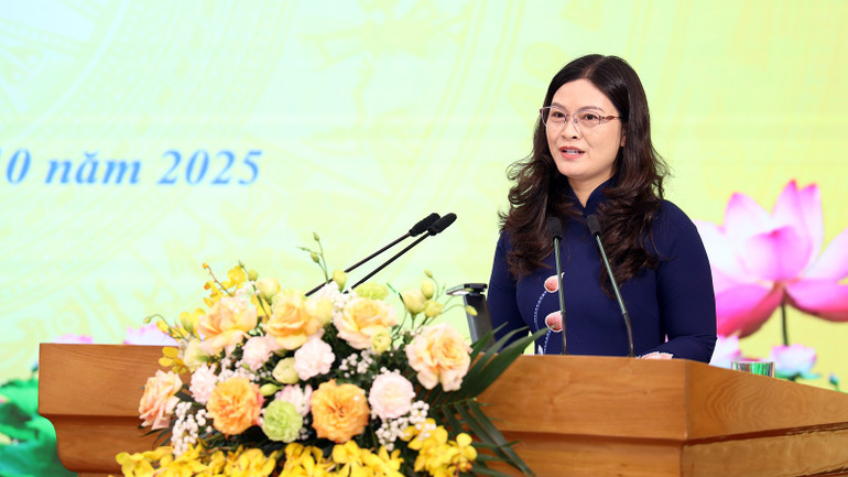Đồng chí Vương Ngọc Hà, Phó Chủ tịch Ủy ban nhân dân tỉnh Tuyên Quang phát biểu tại hội nghị. kubi1663.jpg