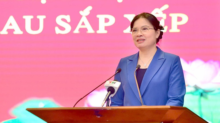 Đồng chí Hà Thị Nga phát biểu tại hội nghị. anh-3.jpg