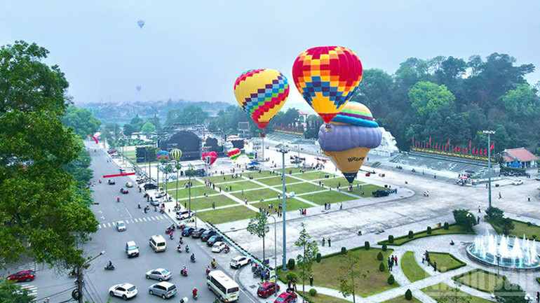 Quảng trường Nguyễn Tất Thành, phường Minh Xuân đạt giải thưởng Phong cảnh thành phố châu Á năm 2022. ndo_br_z7031078942401-79207bcbc73acd97c5657644f4a90da2.jpg