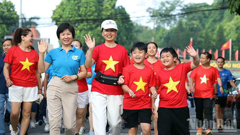Những nụ cười thể hiện ý chí vươn lên và khát vọng xây dựng quê hương, đất nước giàu mạnh. ndo_br_497a4514.jpg