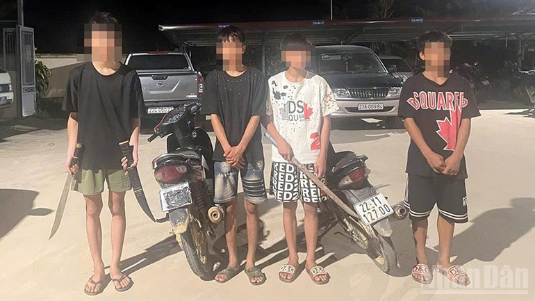Kịp thời trấn áp các đối tượng là thanh, thiếu niên lạng lách, đánh võng, gây rối mất trật tự công cộng. ndo_br_z6914583798680-add7320e2185f11b151f9c3666d9ddc7.jpg
