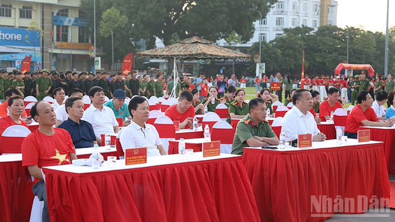 Các đại biểu dự chương trình tại Tuyên Quang. ndo_br_497a4375.jpg
