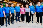 Đồng chí Ngô Minh Hải, Thành ủy viên, Phó chủ tịch Ủy ban Mặt trận Tổ quốc Việt Nam Thành phố Hồ Chí Minh và đoàn công tác thăm hỏi gia đình bị ảnh hưởng bởi bão số 3.