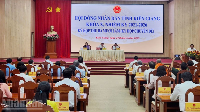 Quang cảnh kỳ họp.